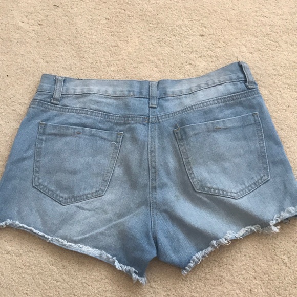 Women’s Short - Picture 2 of 2